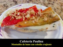 MONTADITO DE LOMO CON CEBOLLA CRUJIENTE-CAFETERIA PAULINA.jpg